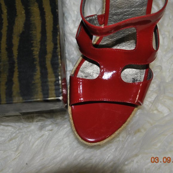Moda Red Wedges - Picture 4 of 5